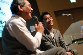 （左）米倉誠一郎氏　（右）岩瀬大輔氏