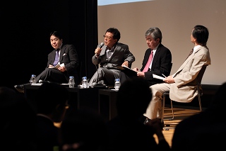 左から竹中平蔵氏、猪瀬直樹氏、グレン・S・フクシマ氏、市川宏雄氏