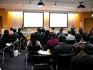 ケロッグ大学大学院 モーニング・セッションの模様
