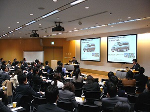 ケロッグ大学大学院 モーニング・セッションの模様