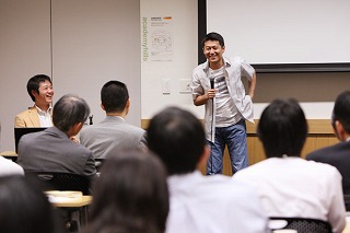高須賀宣さん(右)と高橋英伸さん