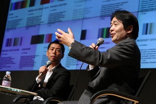佐藤可士和氏(左)、竹中平蔵(右)