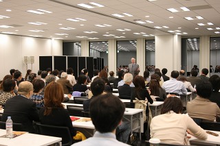 ジェラルト・カーティス　コロンビア大学教授