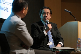 首藤明敏氏(左)吉田輝幸氏(右)