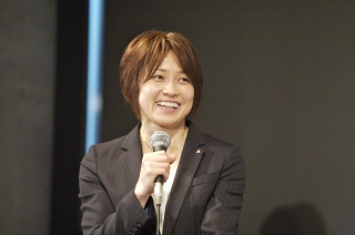 岡崎朋美氏