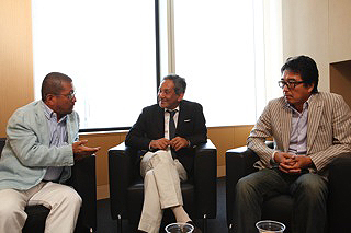 藤巻幸夫氏(左)米倉誠一郎(真ん中)髙島郁夫(右)