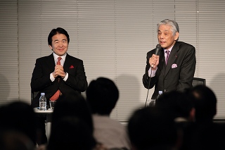 竹中平蔵氏（左）近藤誠一郎氏（右）