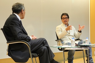 米倉誠一郎氏(左)髙島郁夫氏(右)