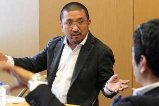 藤巻幸大氏(左)奥山清行氏(右)