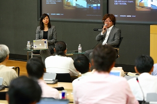 写真左：神原弥奈子（株式会社ニューズ・ツー・ユー 代表取締役社長）写真右：森川亮（NHN Japan 株式会社 代表取締役社長）