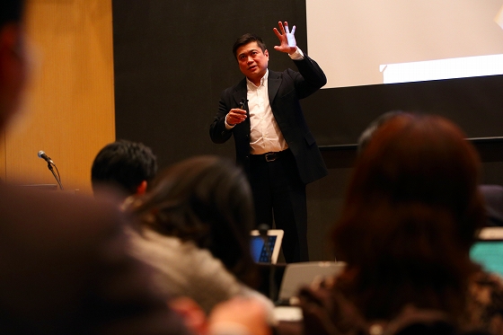 伊藤穰一（MIT(米マサチューセッツ工科大学)メディアラボ所長）